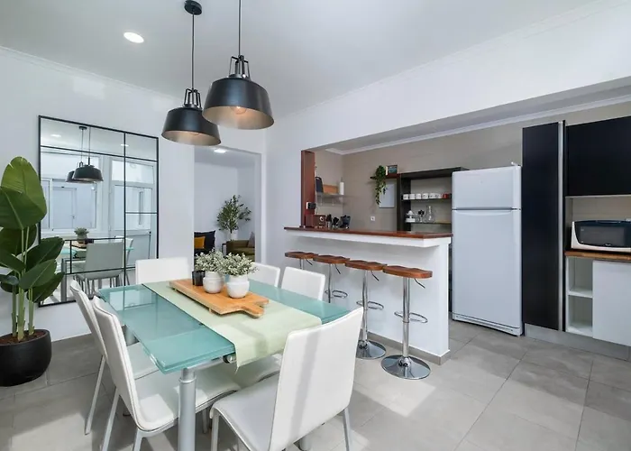 Carmo Family House - Azorean * Понта-Делгада