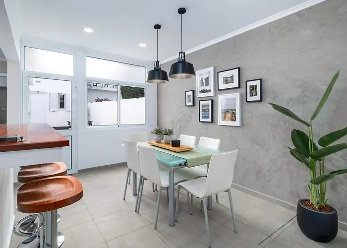 Carmo Family House - Azorean *